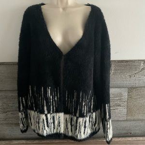Venario beautiful fuzzy cardigan sweater size medium